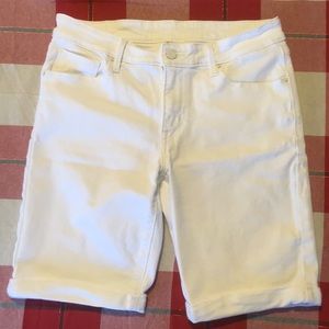 White Levi Strauss Shorts size 30